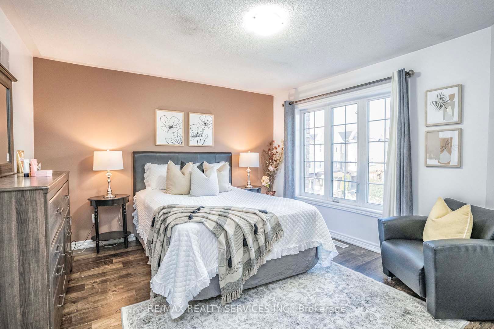 4 Urbana Rd
