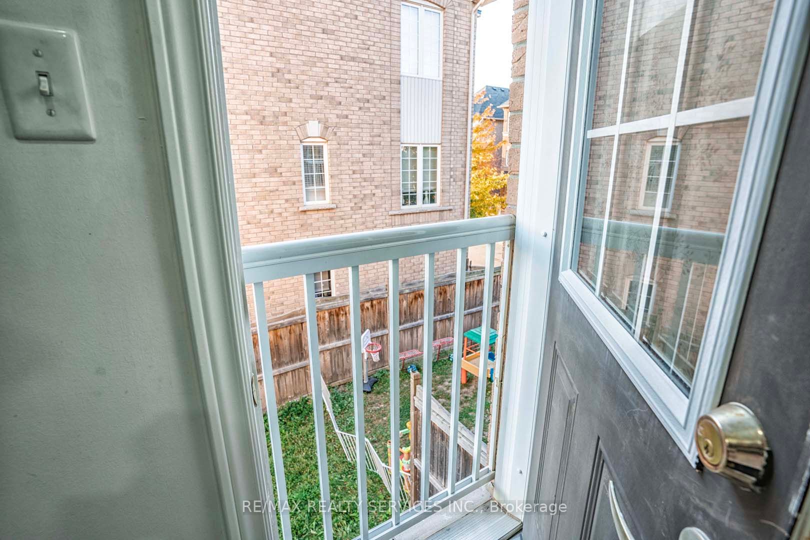 4 Urbana Rd