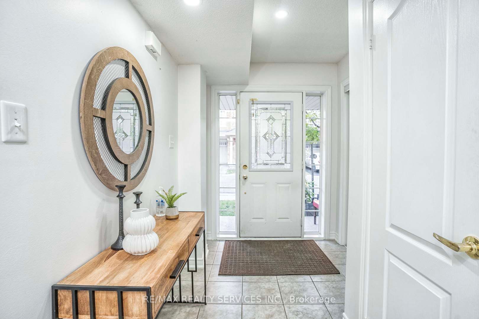 4 Urbana Rd
