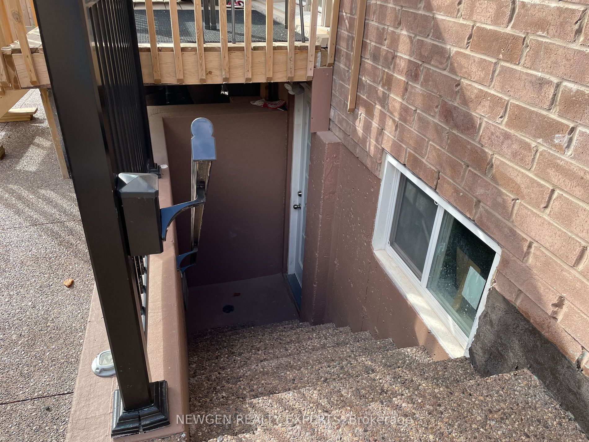 74 Merlin St