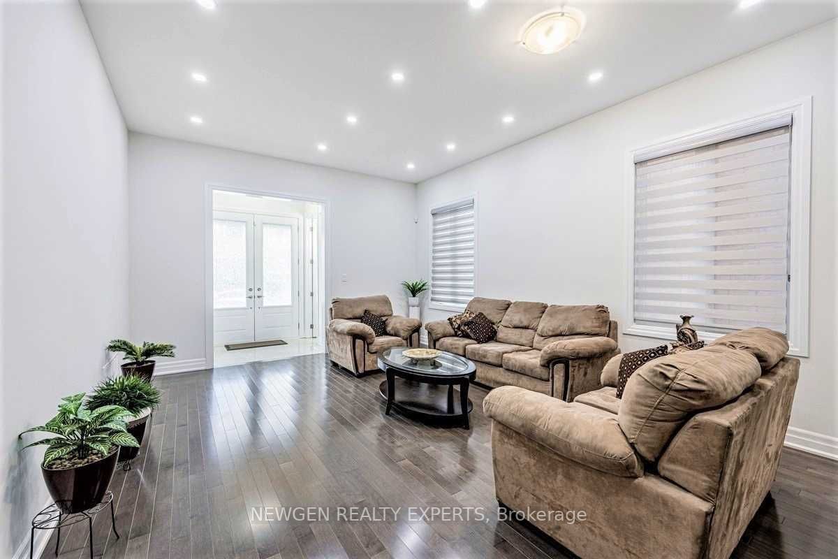 74 Merlin St