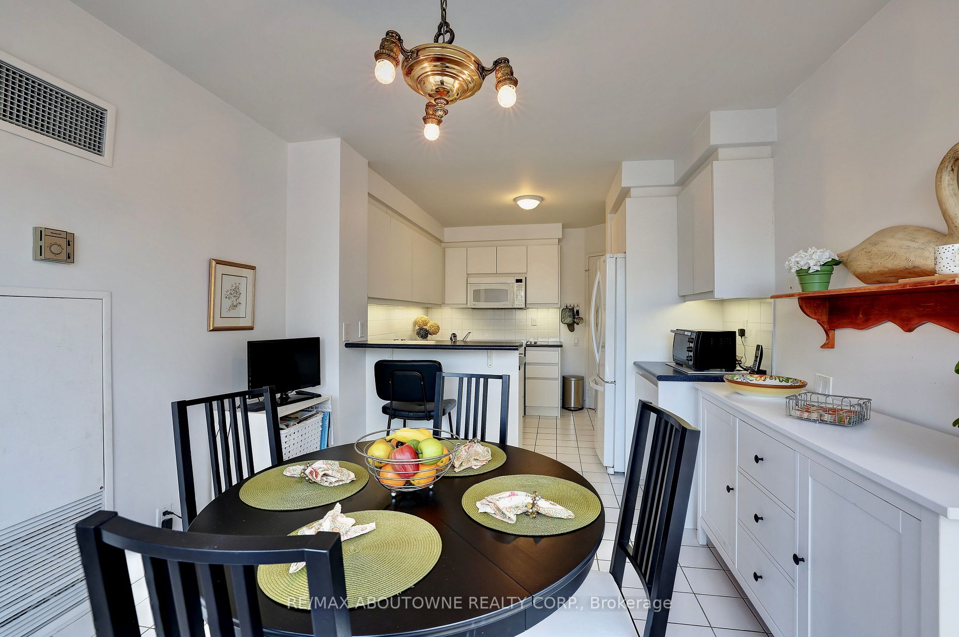 1800 The Collegeway, #203