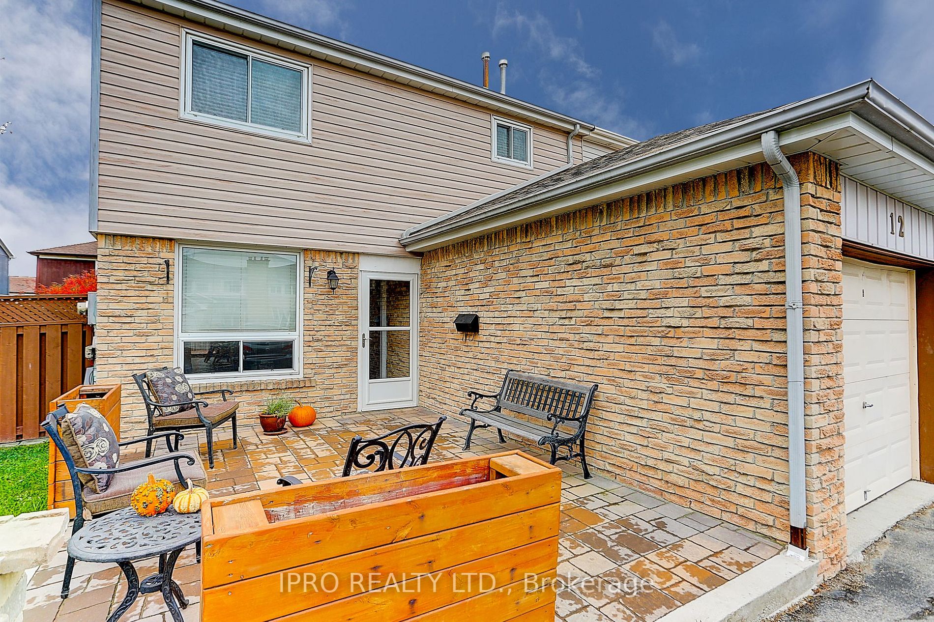 12 Nottawasaga Crescent
