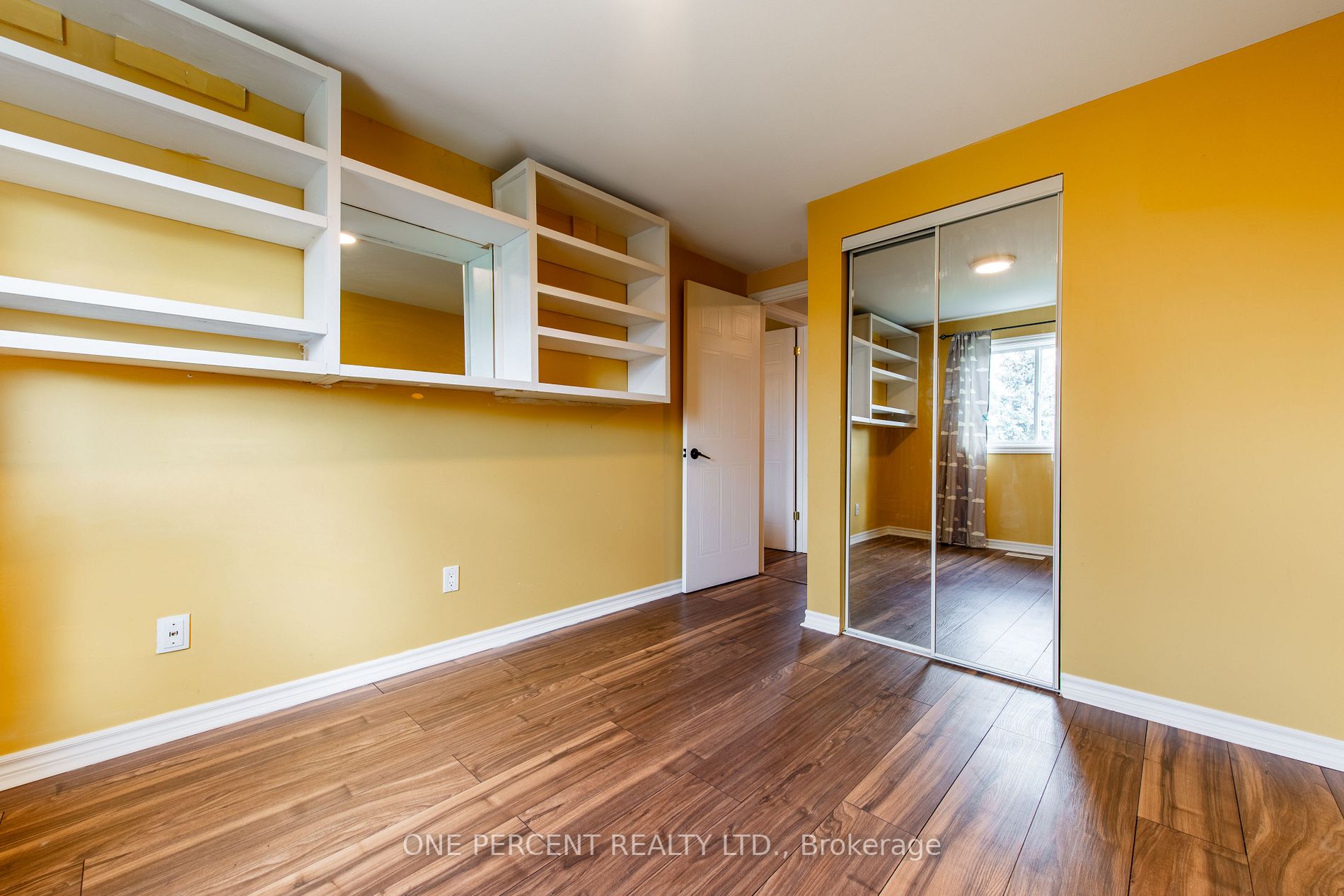 124 Lakeview Crt