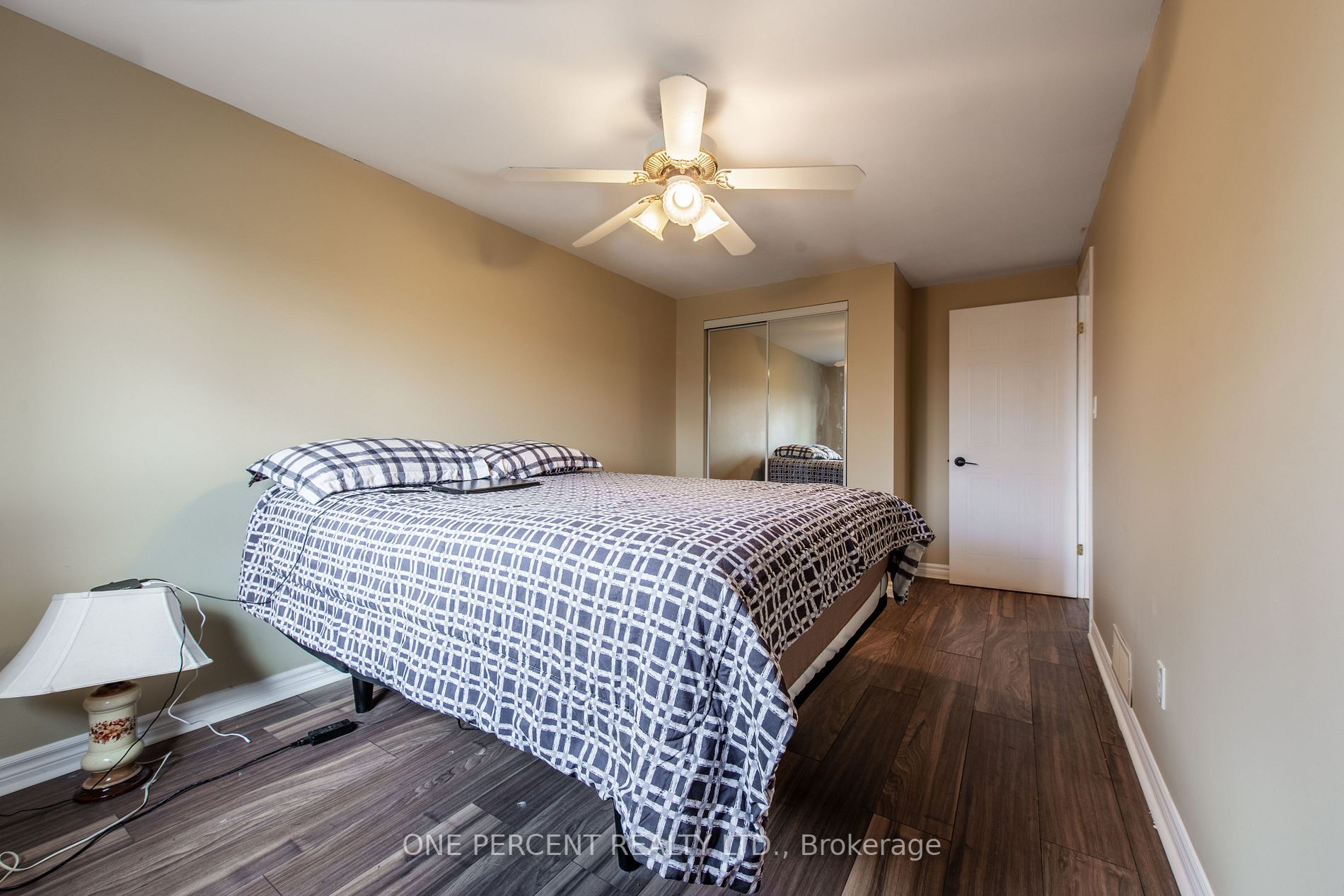 124 Lakeview Crt