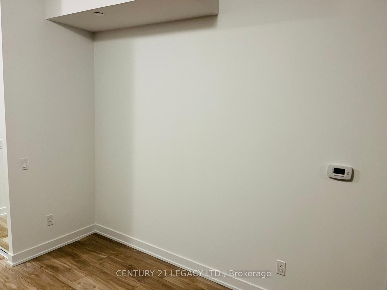 251 Manitoba St S, #1403