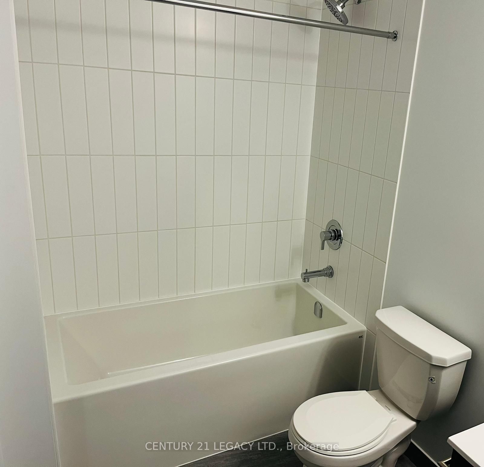 251 Manitoba St S, #1403