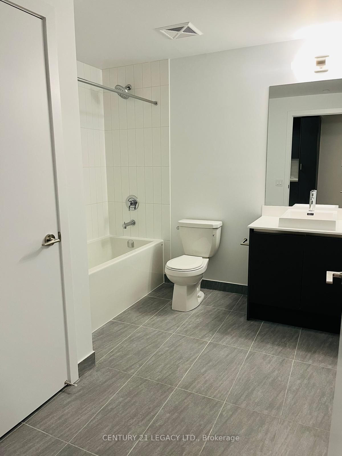 251 Manitoba St S, #1403