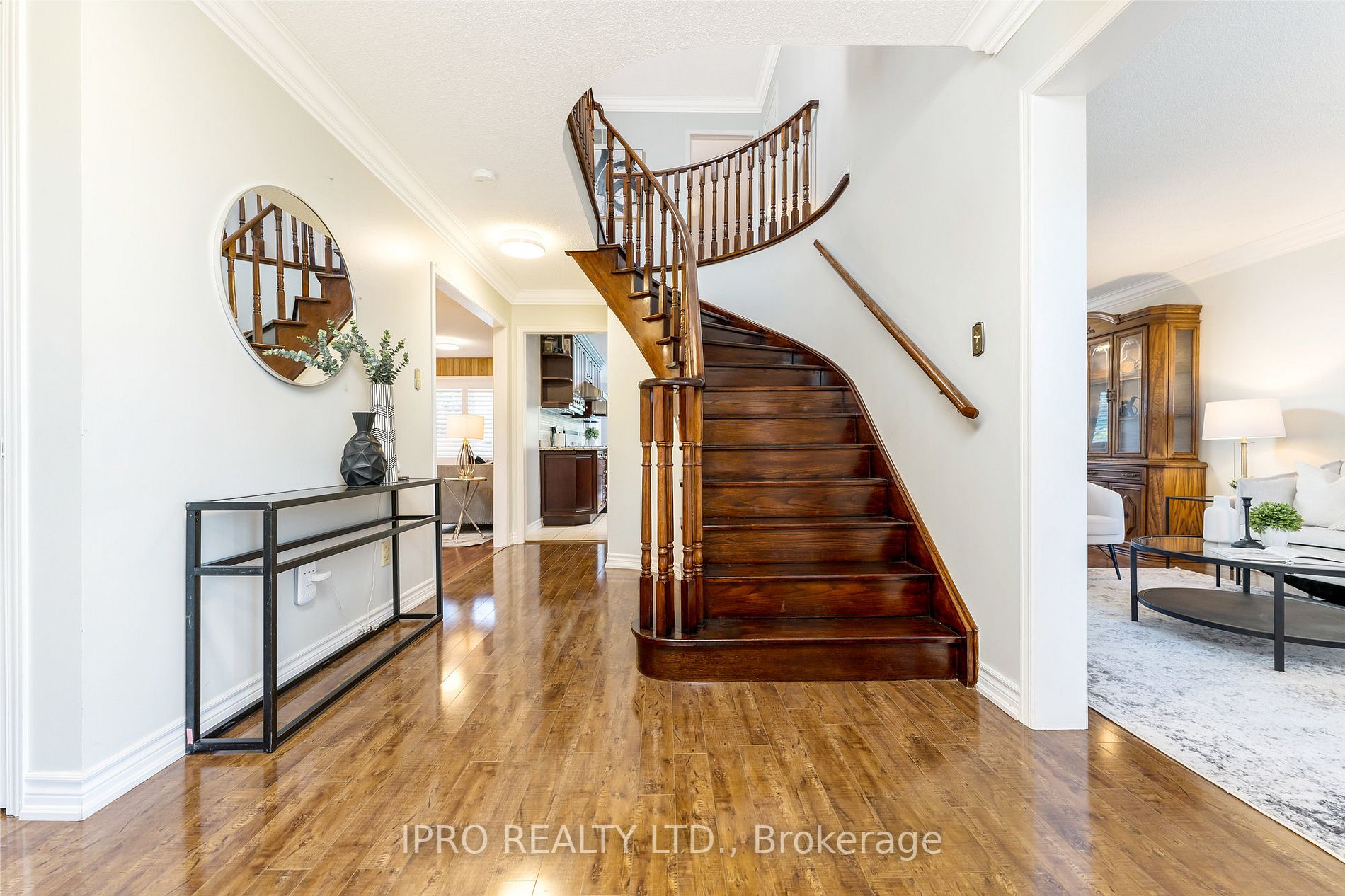 11 Turtlecreek Blvd E