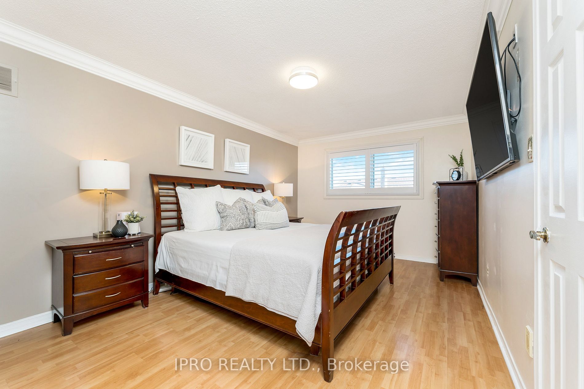 11 Turtlecreek Blvd E