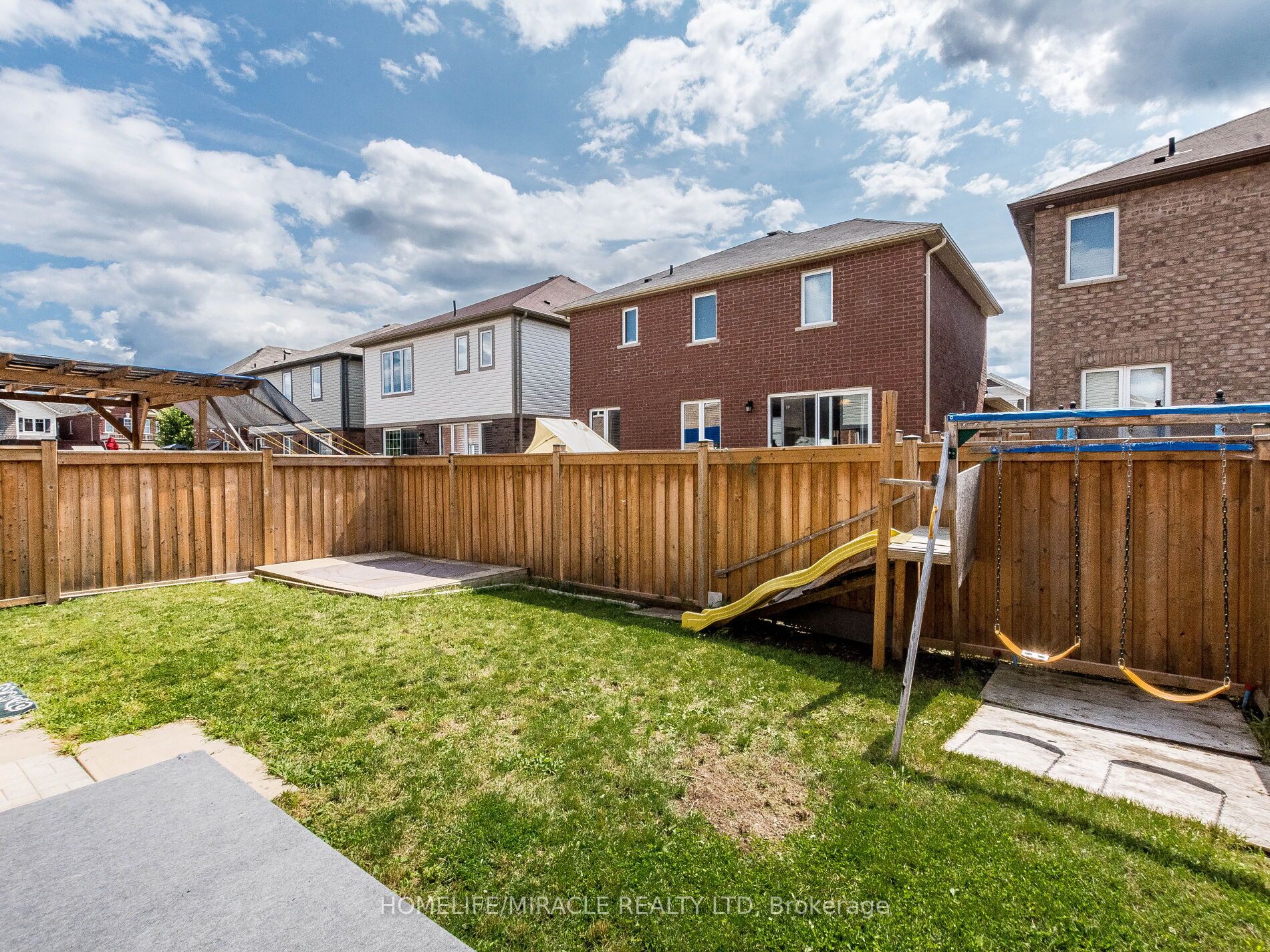 8 Feeder St