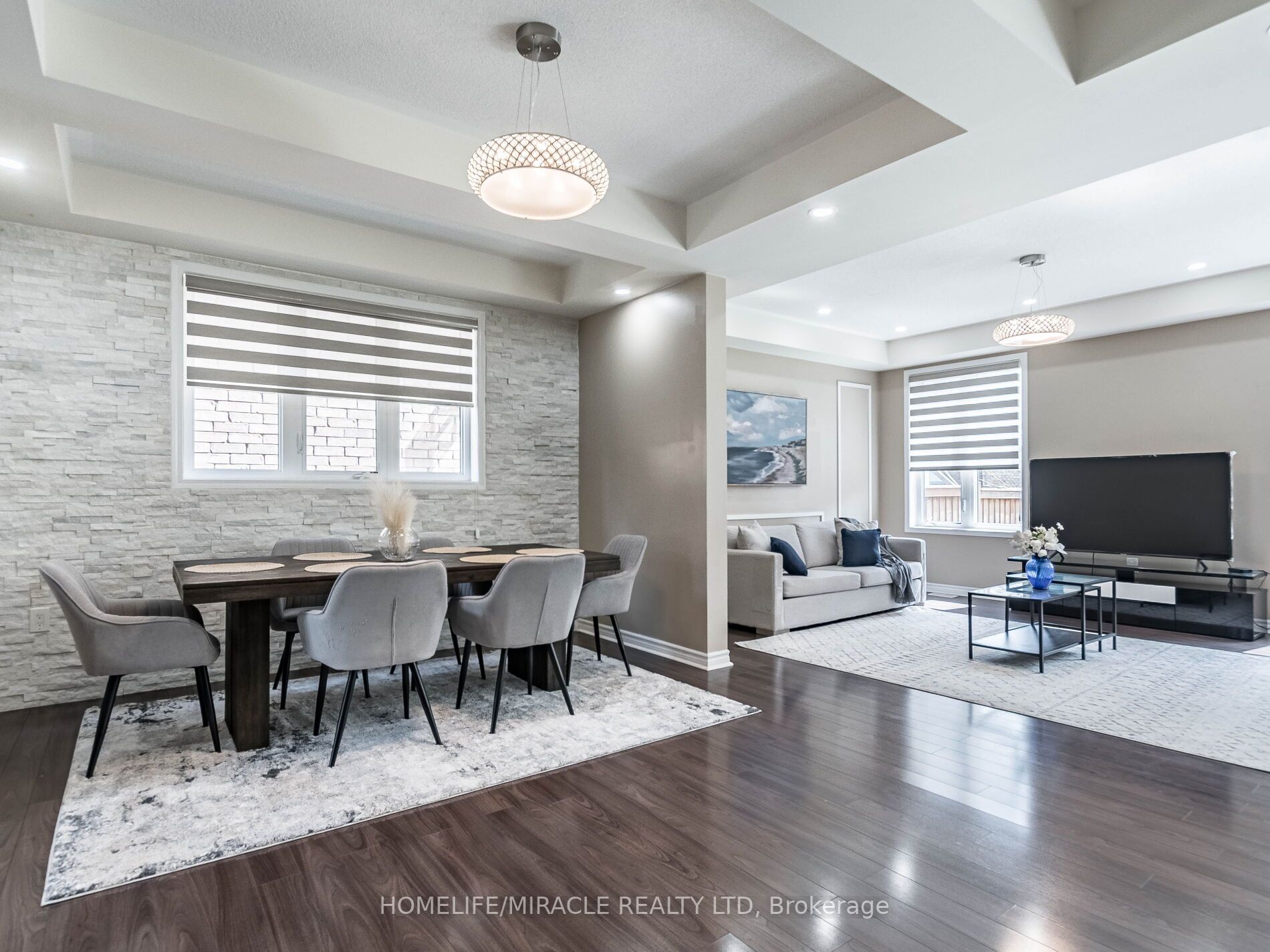 8 Feeder St