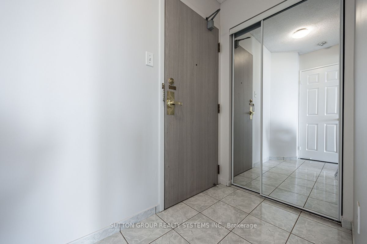 2177 Burnhamthorpe Rd W, #1606