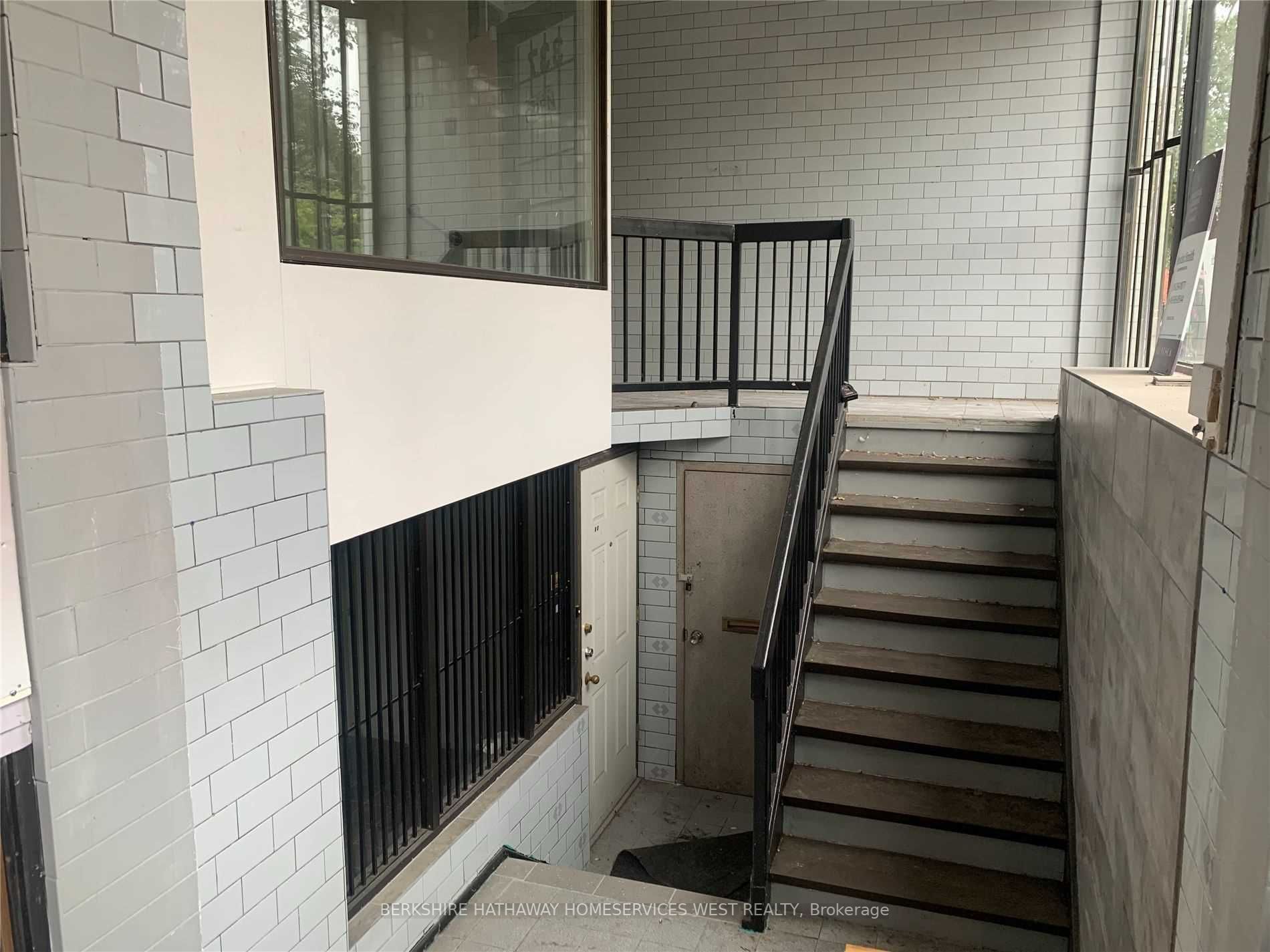 337 Roncesvalles Ave, #Lower