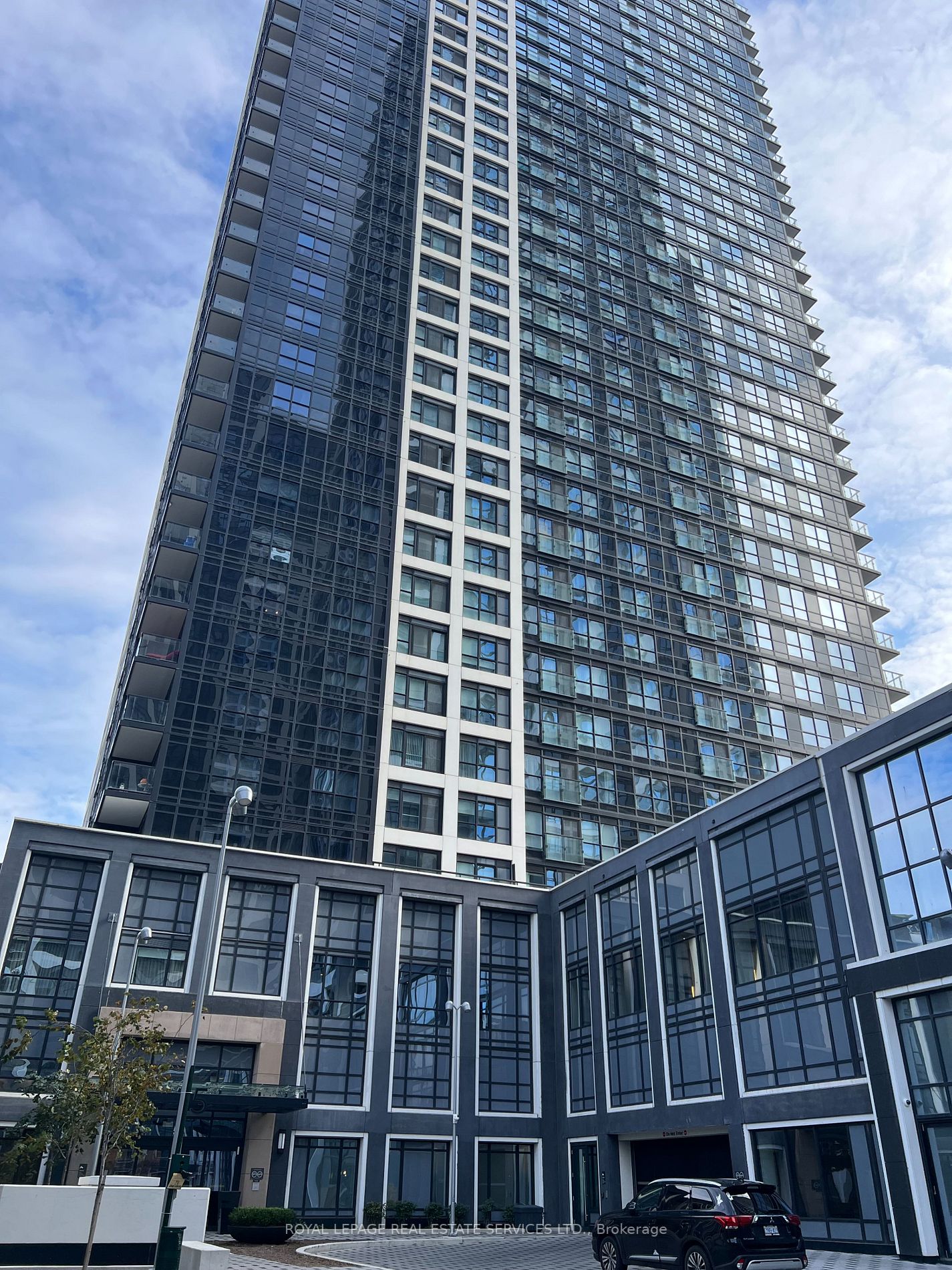 5 Mabelle Ave, #2228