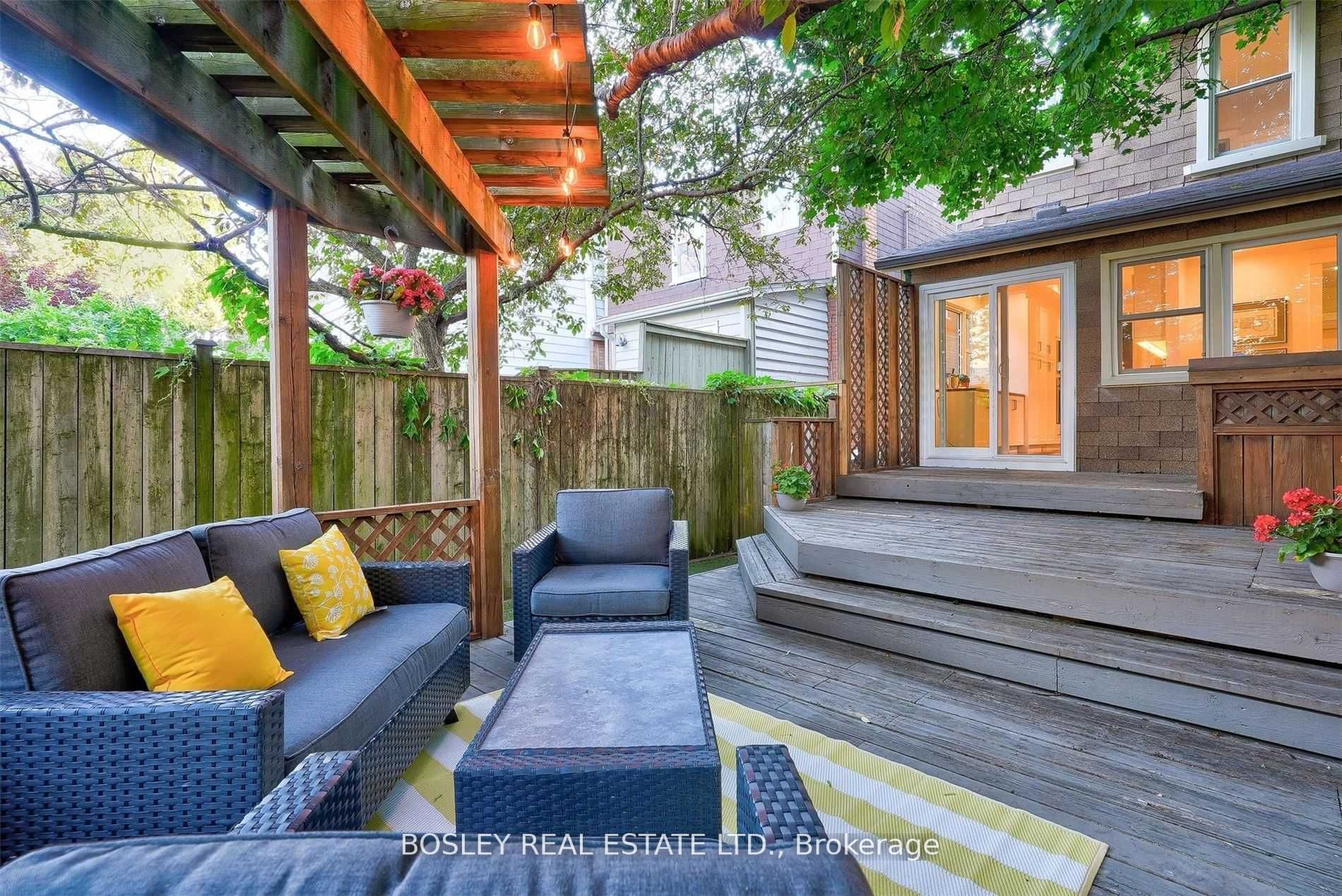 127 Durie St