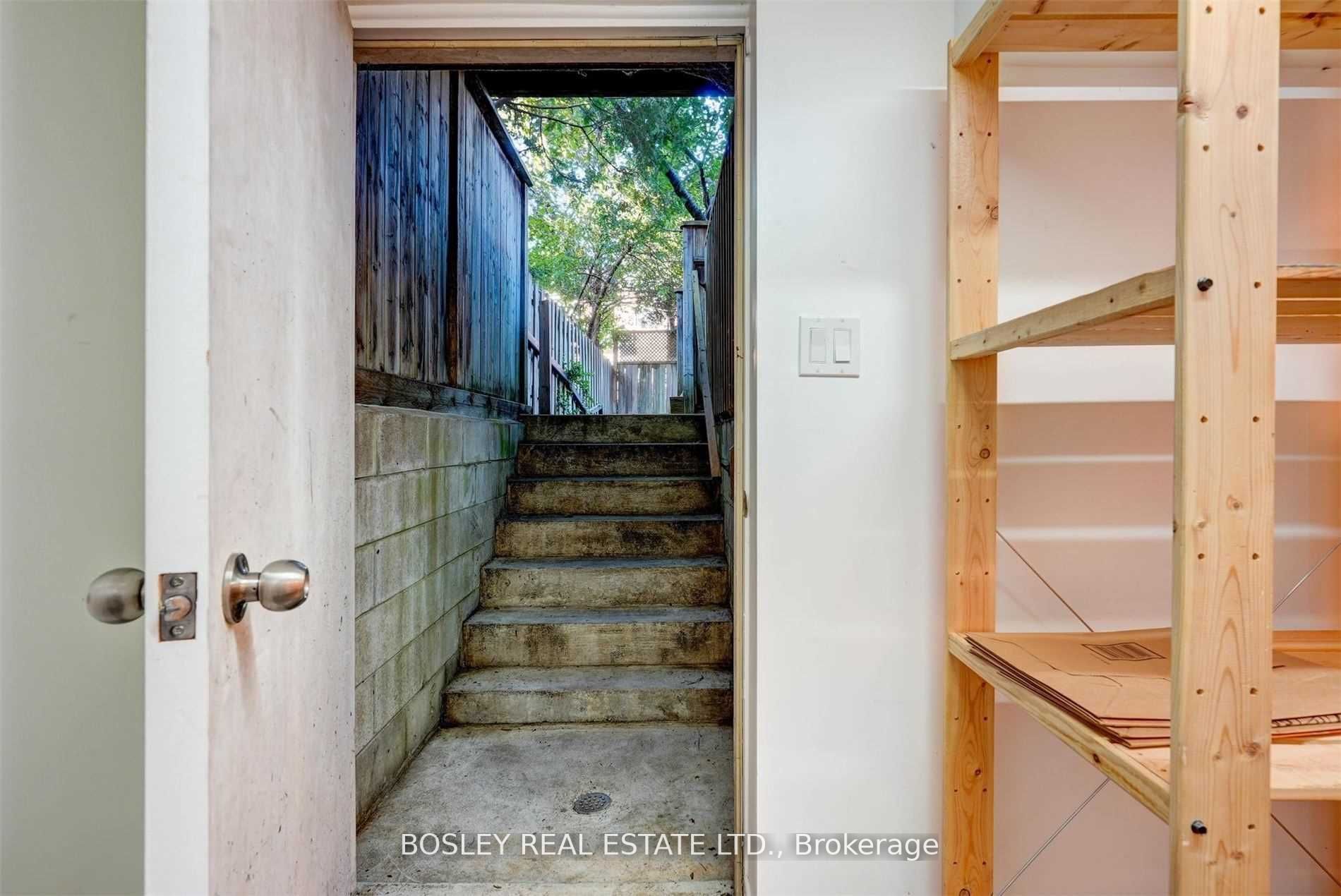 127 Durie St