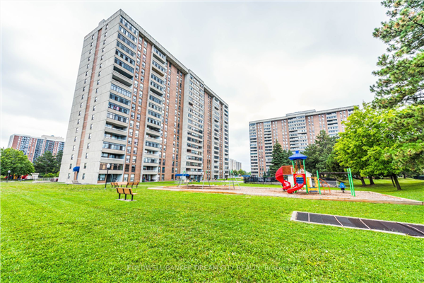 25 Kensington Rd N, Brampton