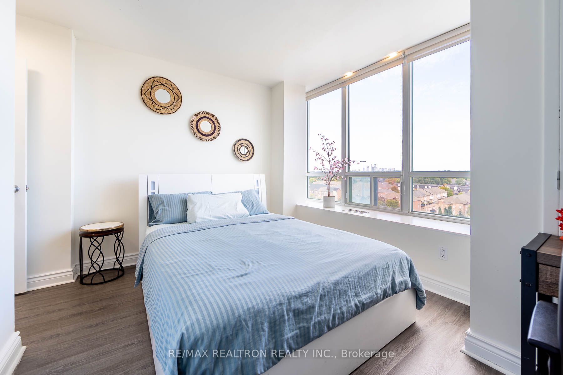 250 Manitoba St, #616