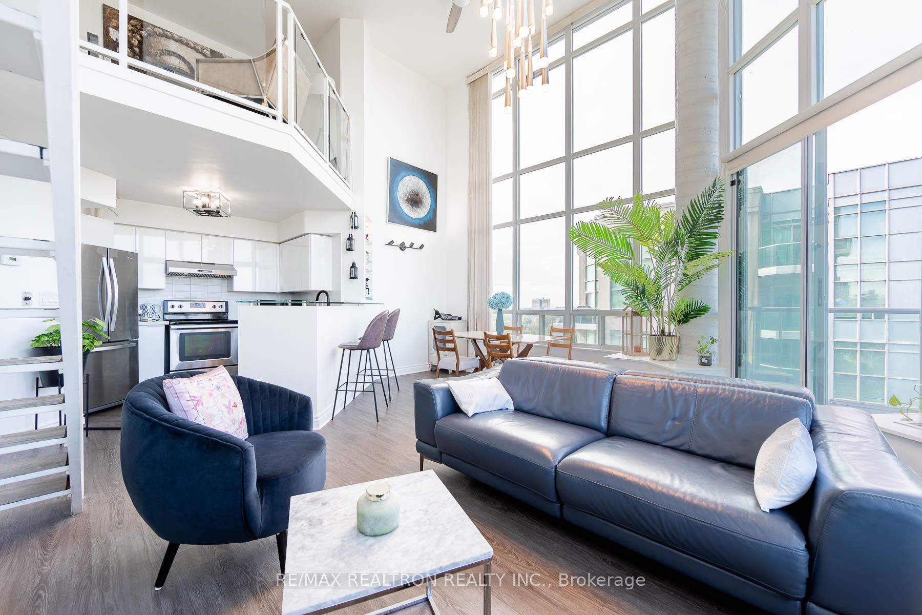 250 Manitoba St, #616