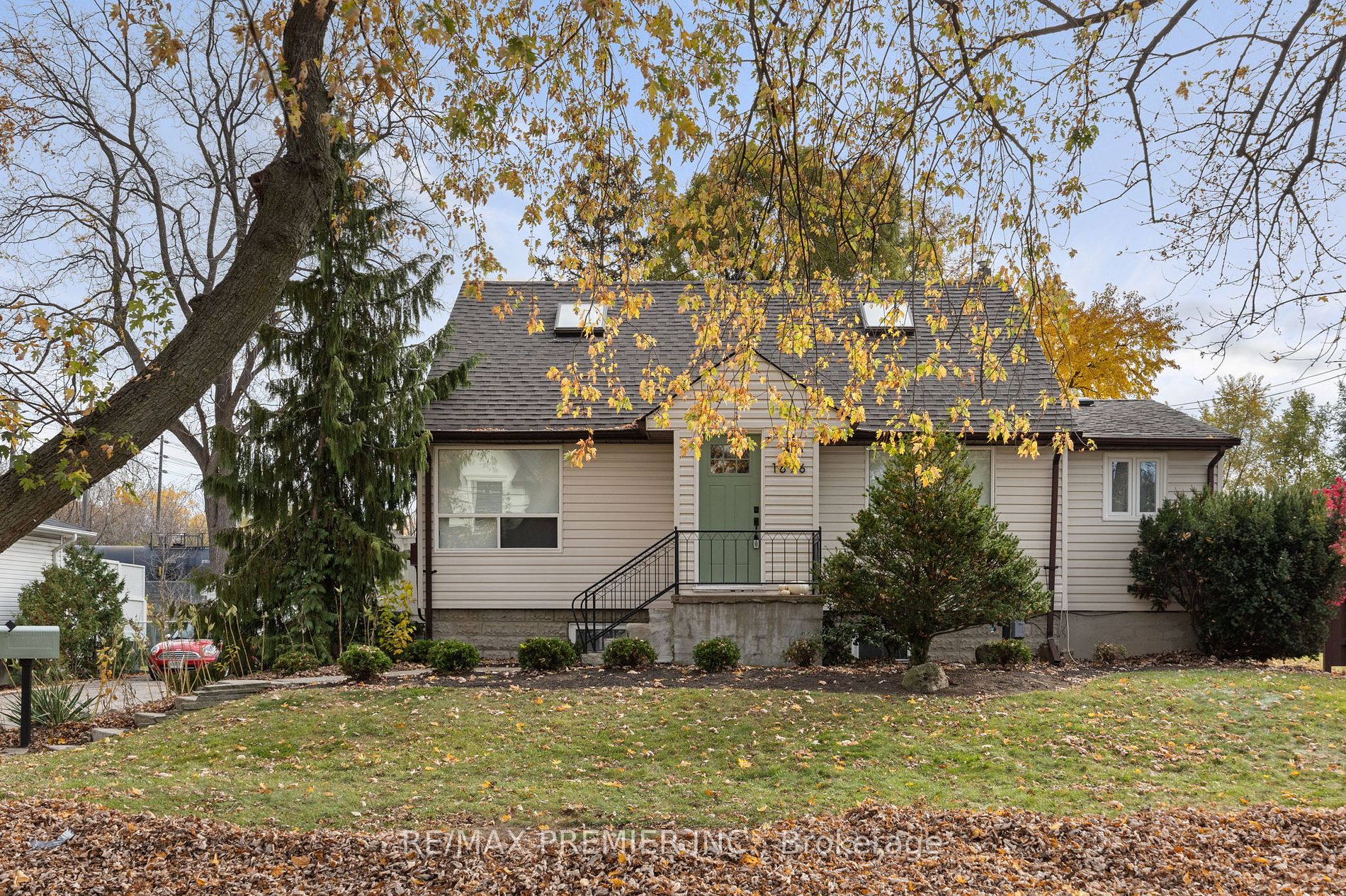 1896 Balsam Ave