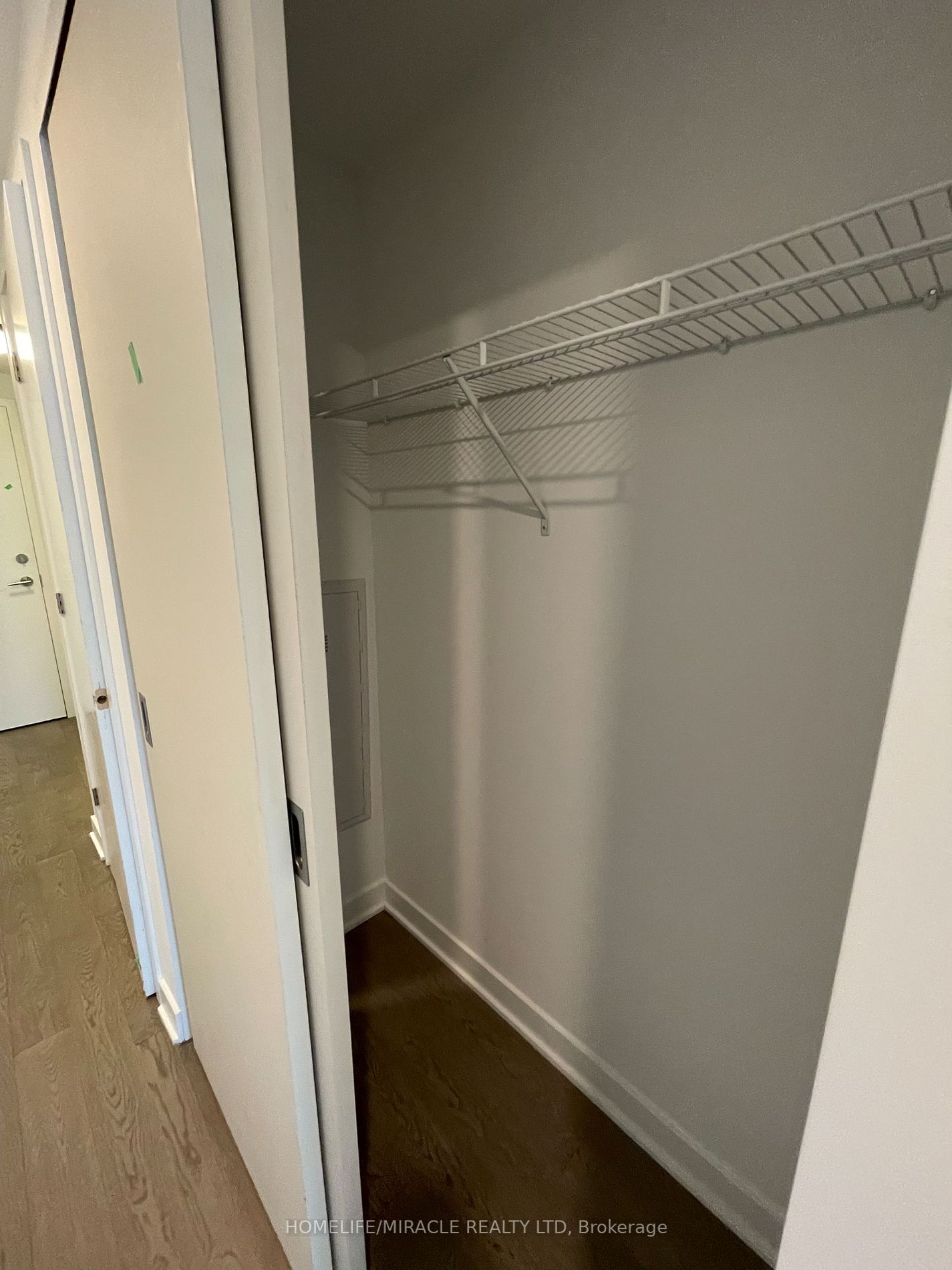 2720 Dundas St W, #304