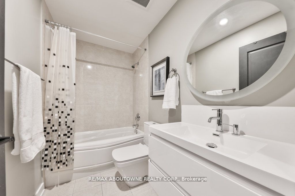 70 Port St E, #301