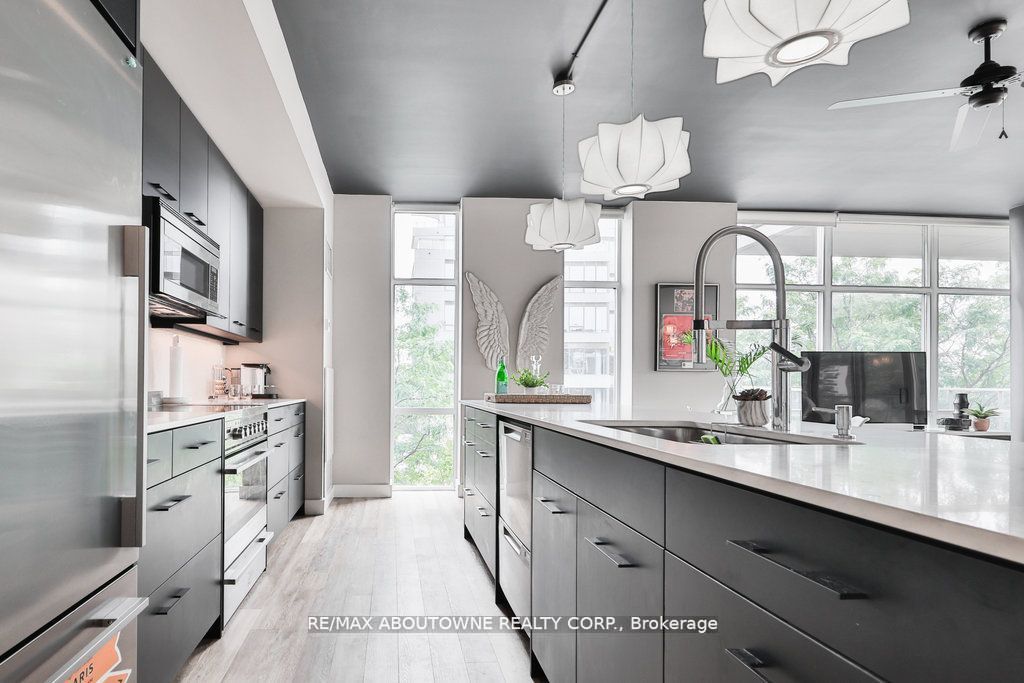 70 Port St E, #301