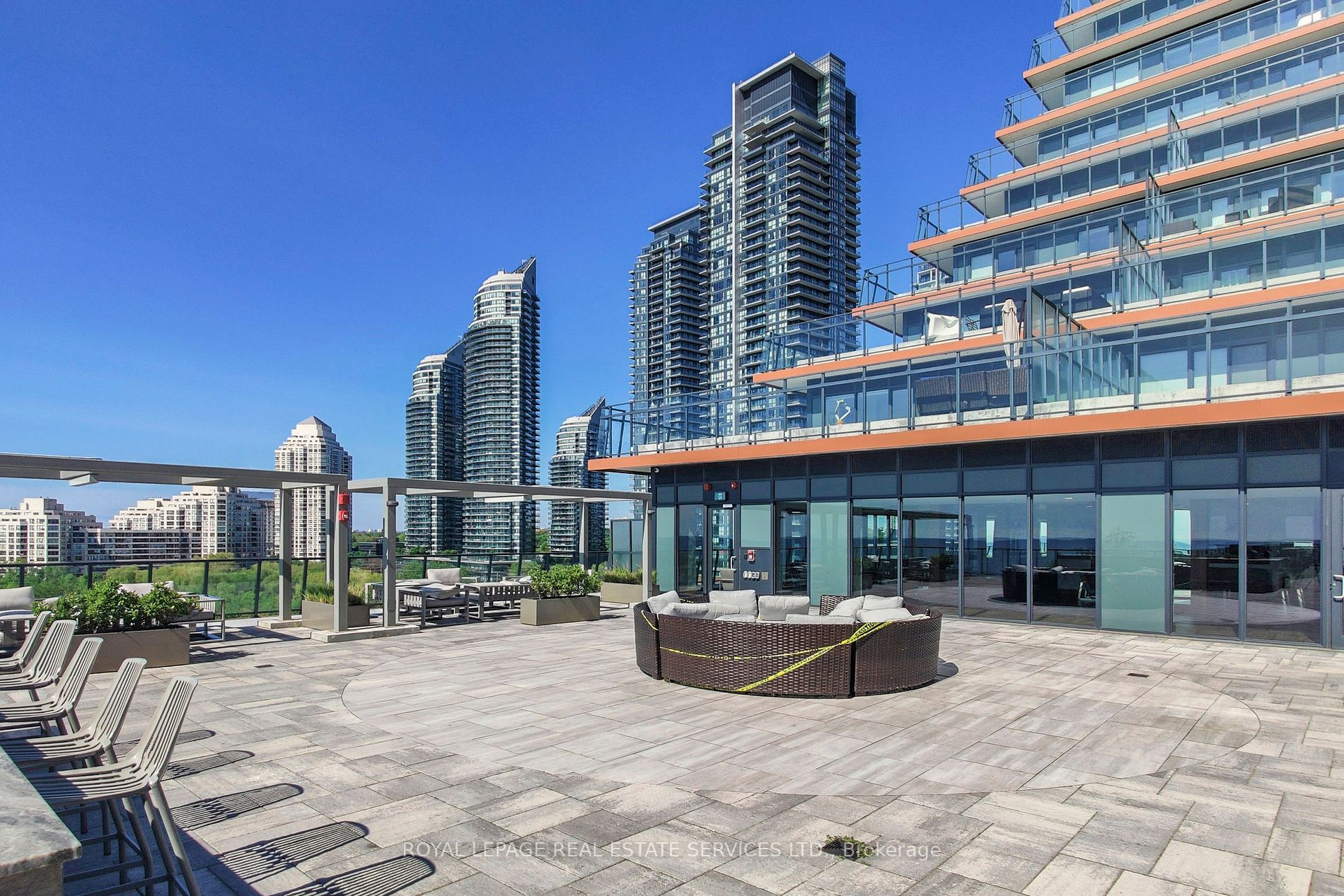 30 Shore Breeze Dr W, #3321