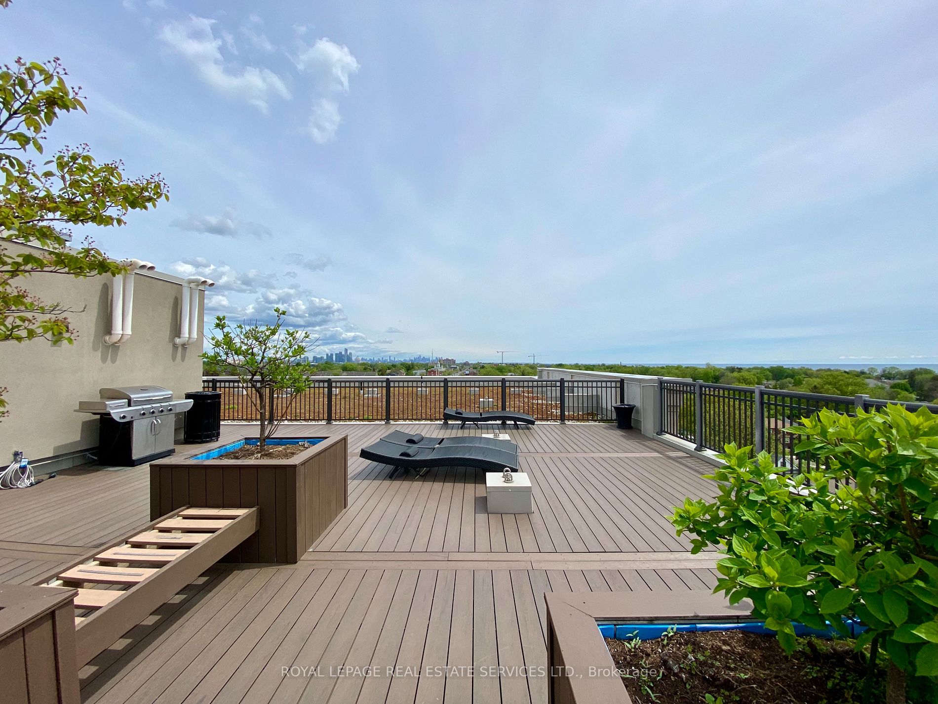 3563 Lake Shore Blvd W, #211