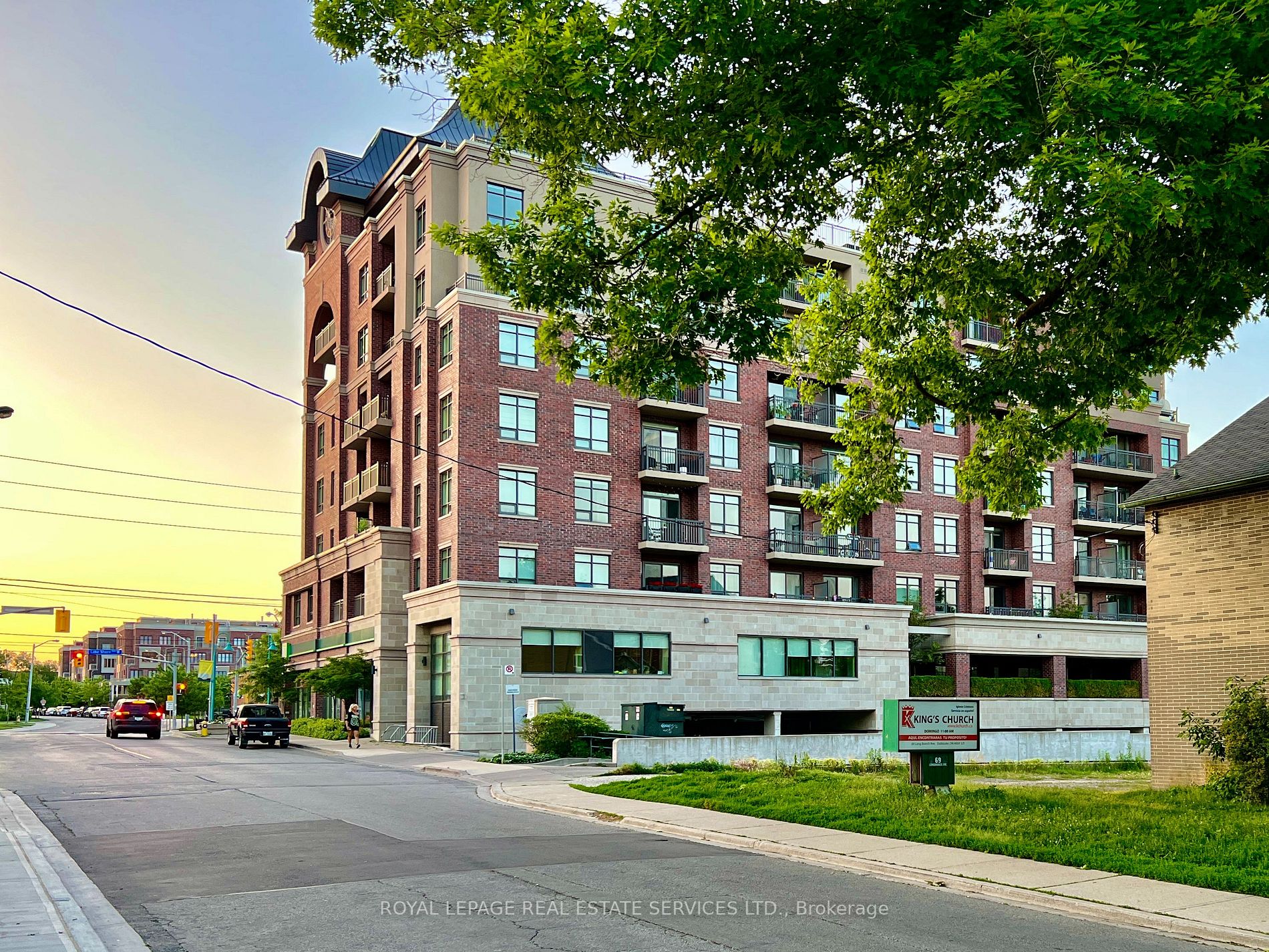 3563 Lake Shore Blvd W, #211