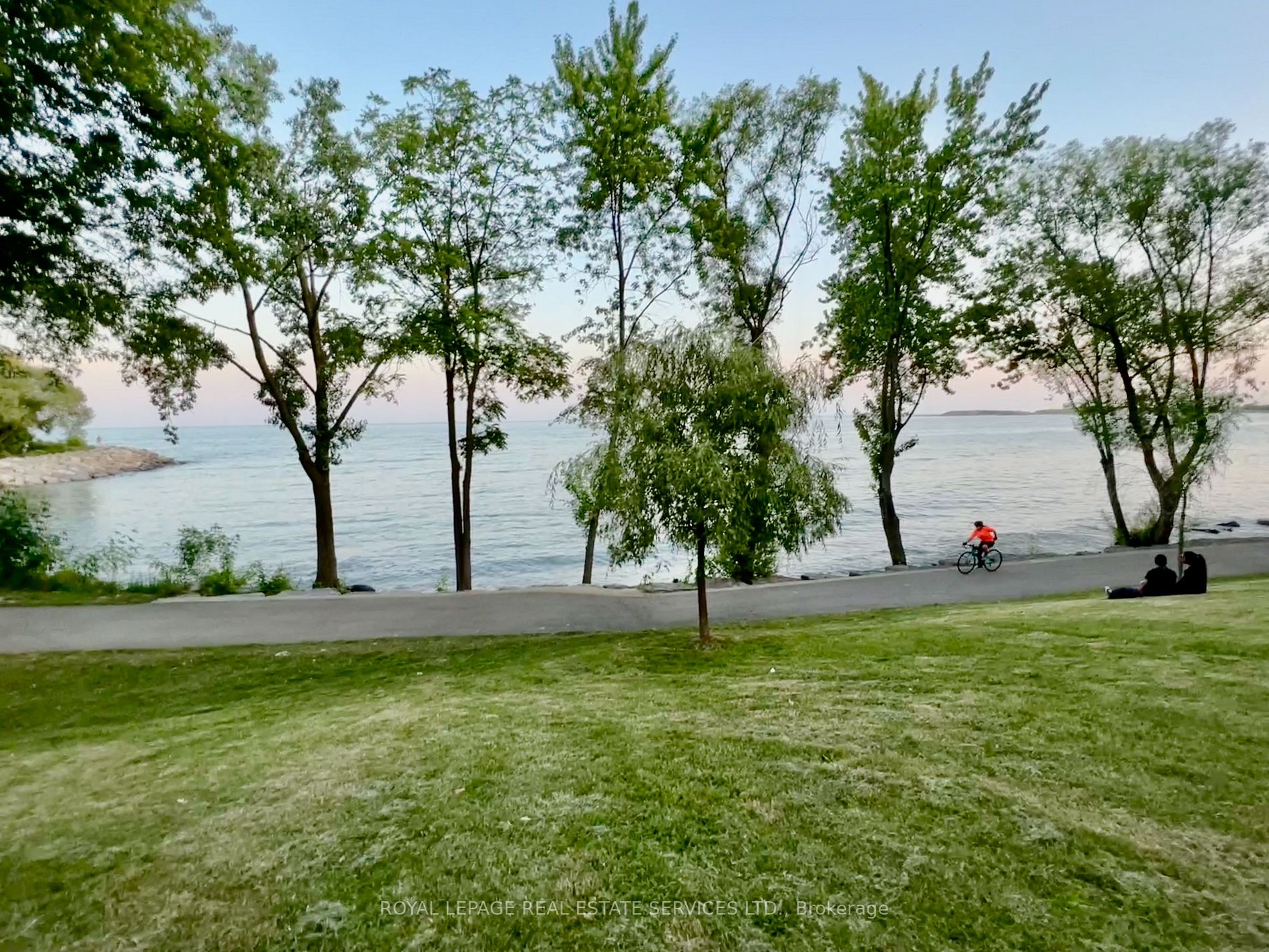 3563 Lake Shore Blvd W, #211