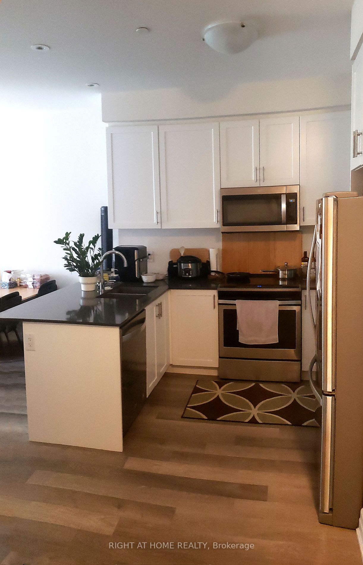 665 Cricklewood Drive, #727