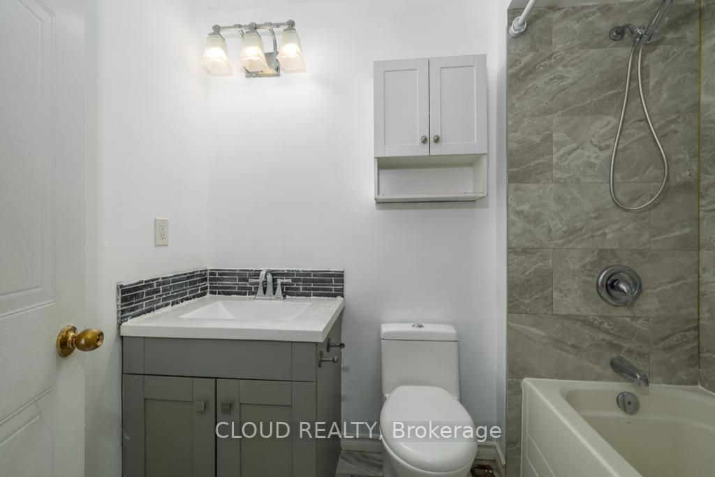 24 Shining Star Cres, #24