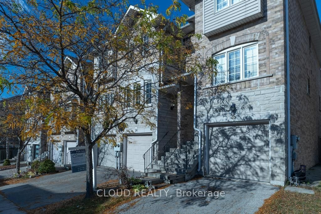 24 Shining Star Cres, #24