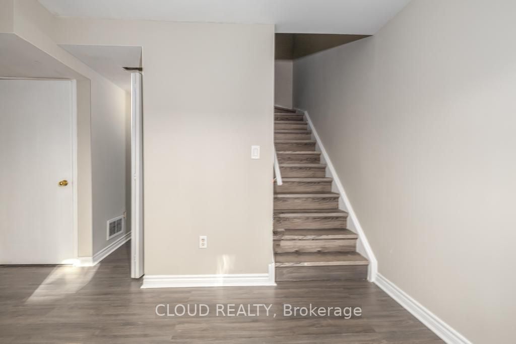24 Shining Star Cres, #24
