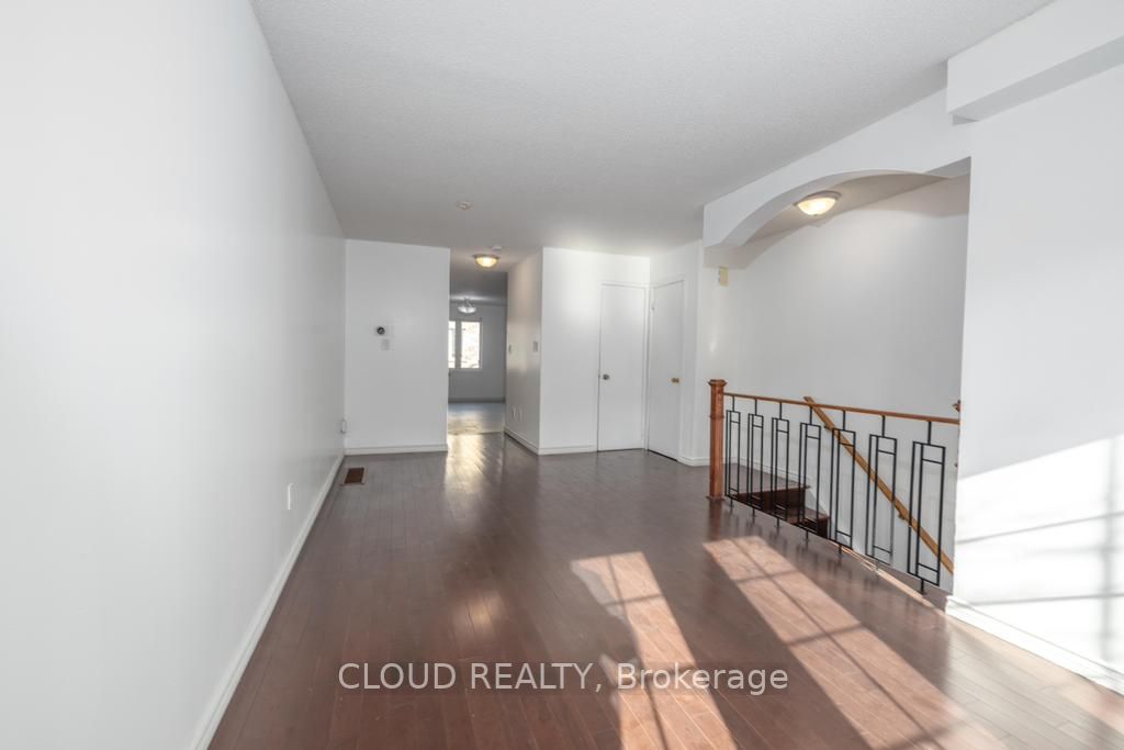 24 Shining Star Cres, #24