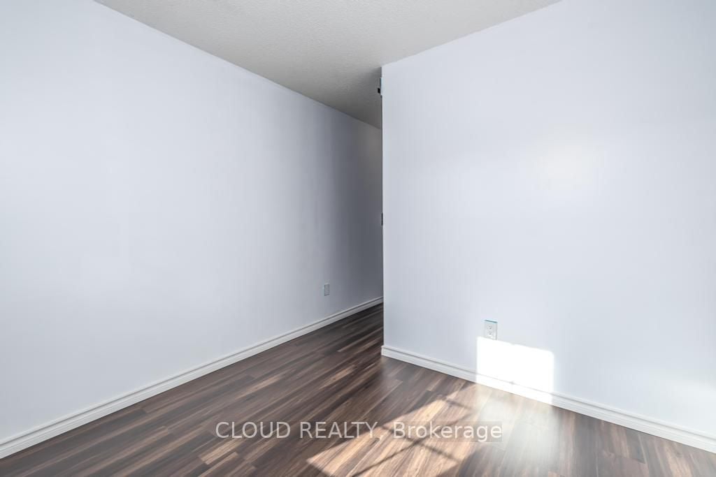 24 Shining Star Cres, #24