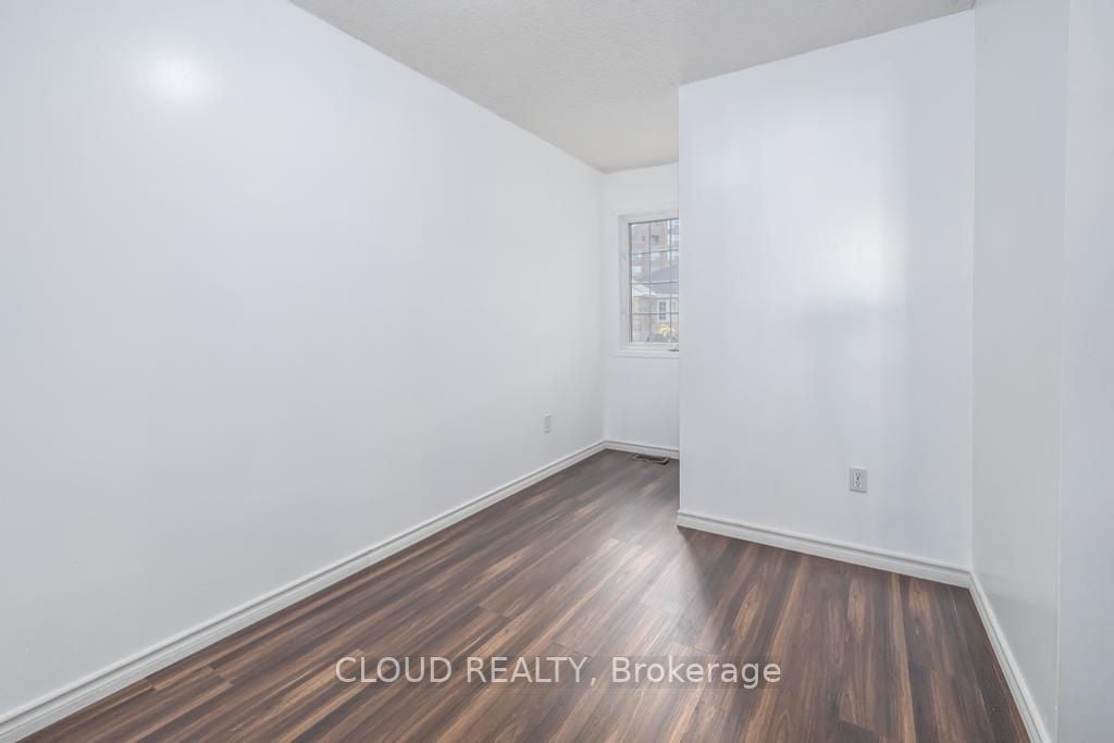 24 Shining Star Cres, #24