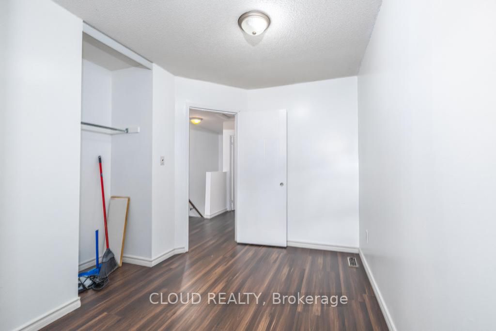 24 Shining Star Cres, #24