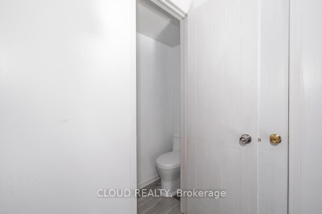 24 Shining Star Cres, #24