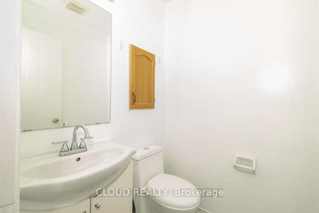 24 Shining Star Cres, #24