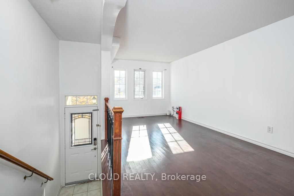 24 Shining Star Cres, #24