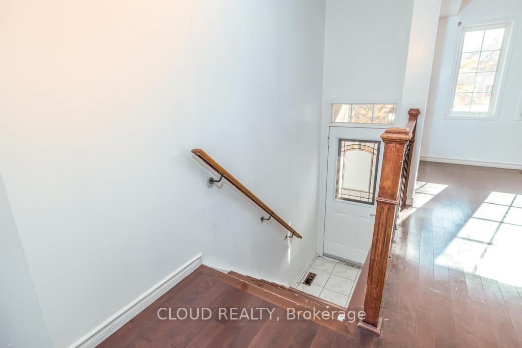 24 Shining Star Cres, #24