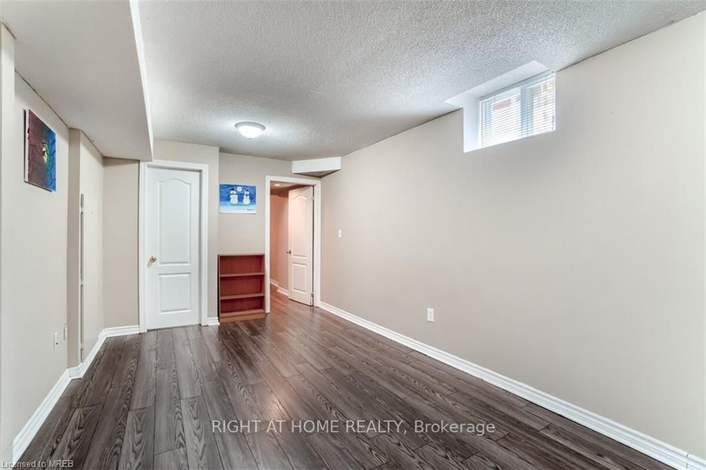 3020 Hawktail Crescent