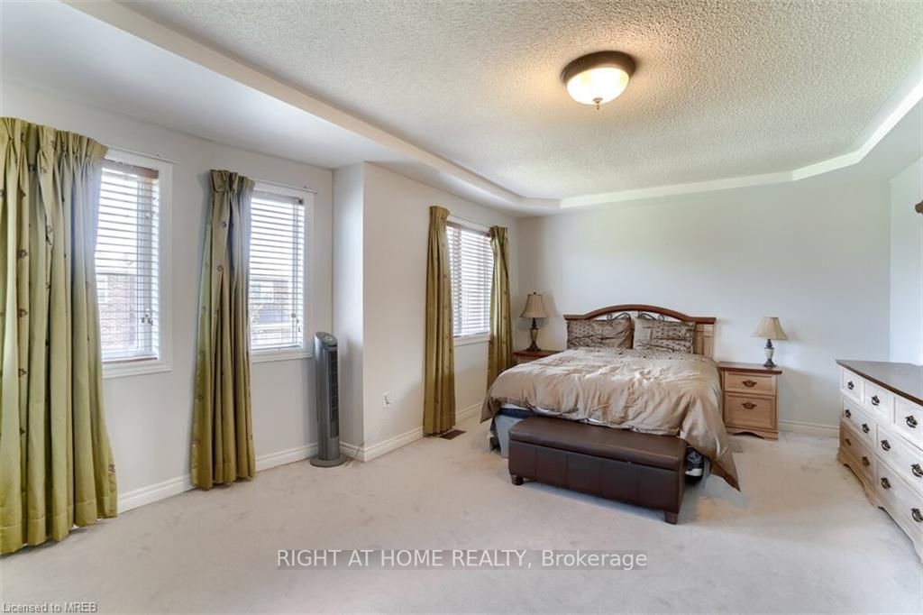 3020 Hawktail Crescent