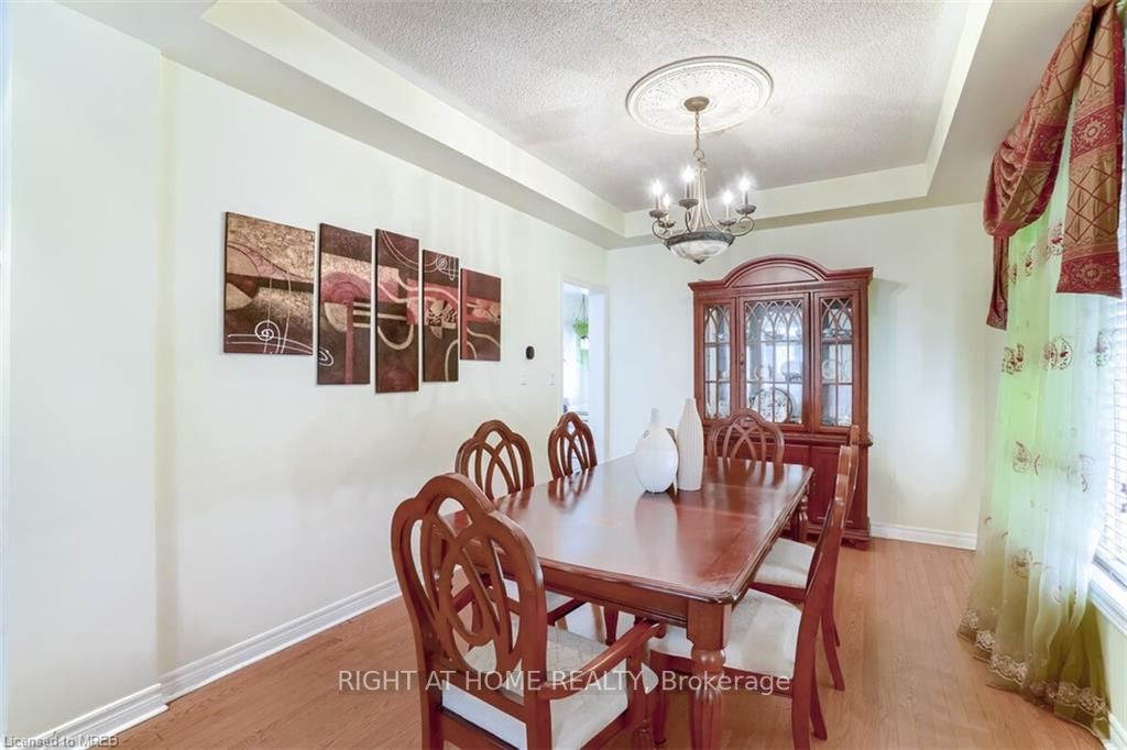3020 Hawktail Crescent