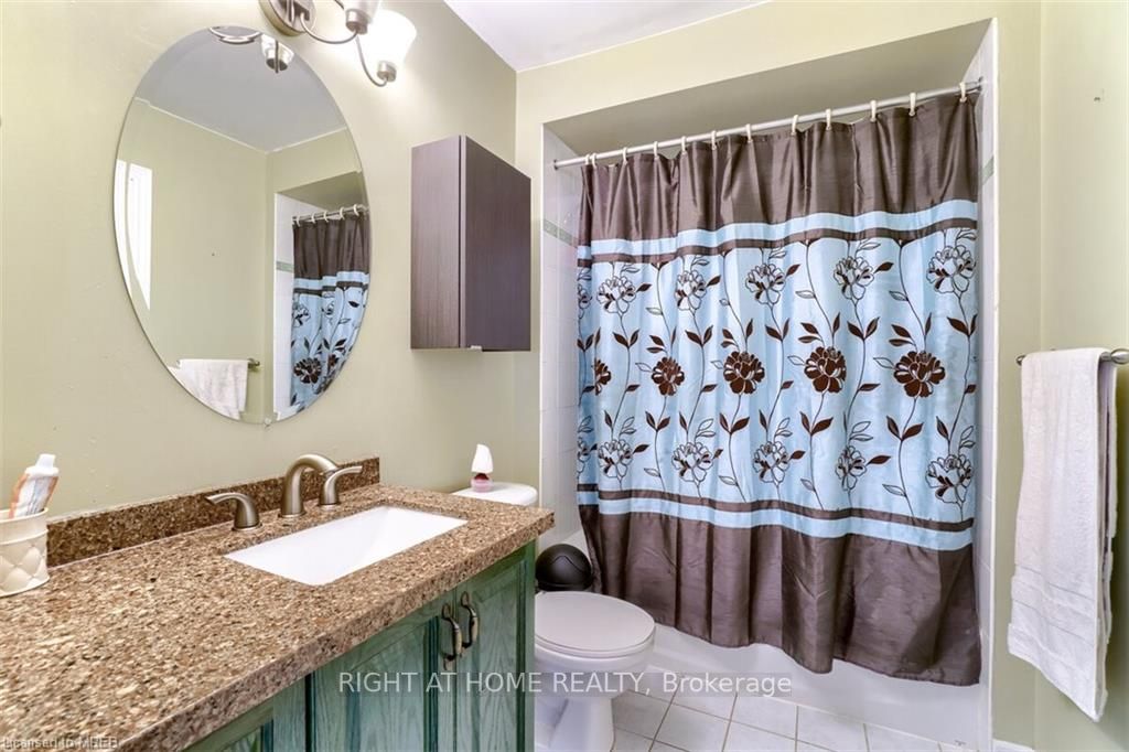 3020 Hawktail Crescent