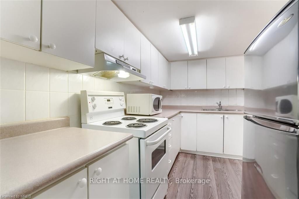 3020 Hawktail Crescent