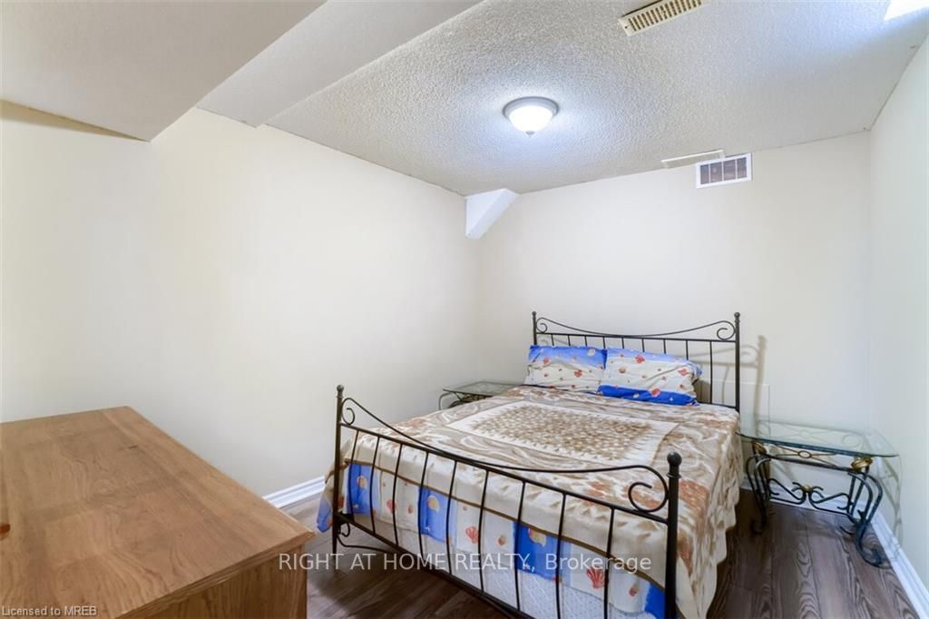 3020 Hawktail Crescent